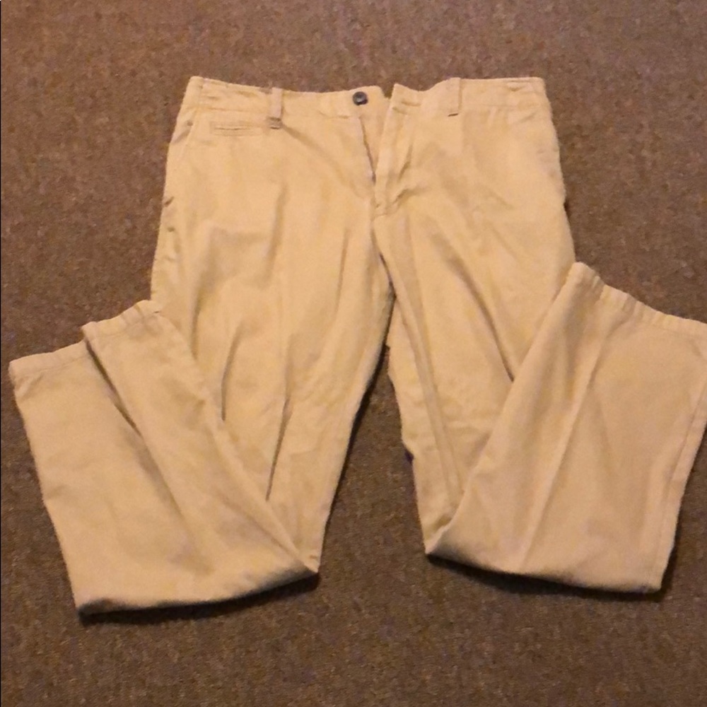 Old Navy men’s khakis  Great shape!